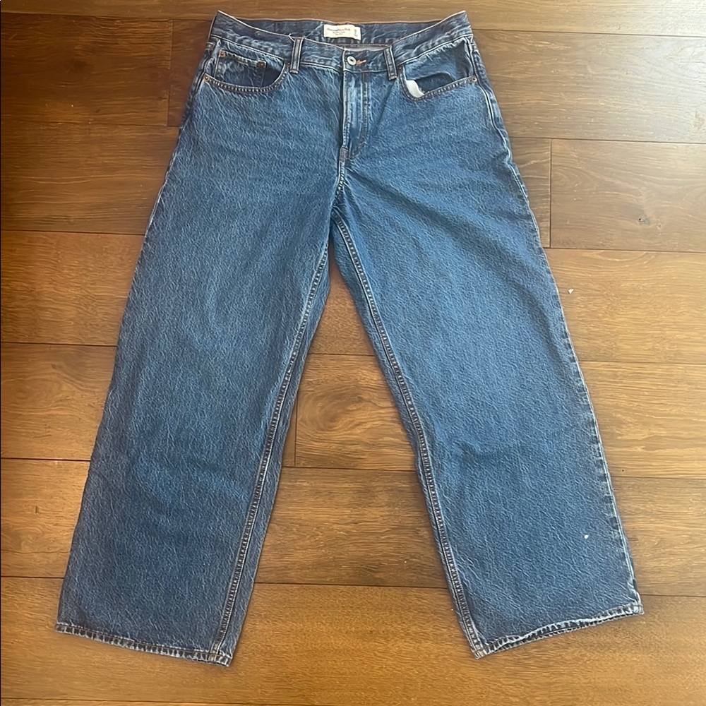 Abercrombie & Fitch Low Rise Baggy Jeans